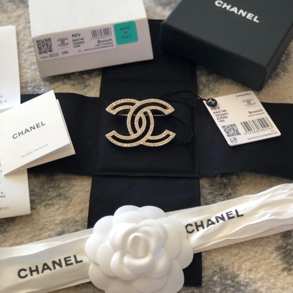 ❌SOLD❌CHANEL 21B Gold & Crystal XLarge Brooch NEW - Picture 7 of 17
